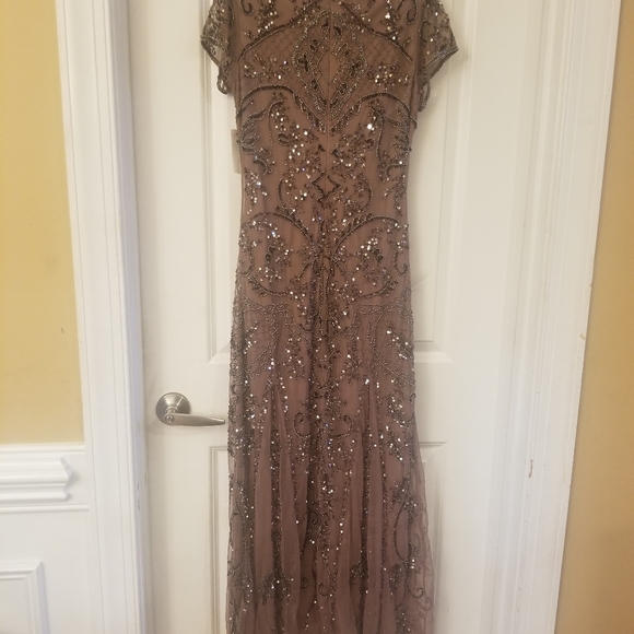 Pissarro nights beaded mesh column gown size 2 - Picture 5 of 7